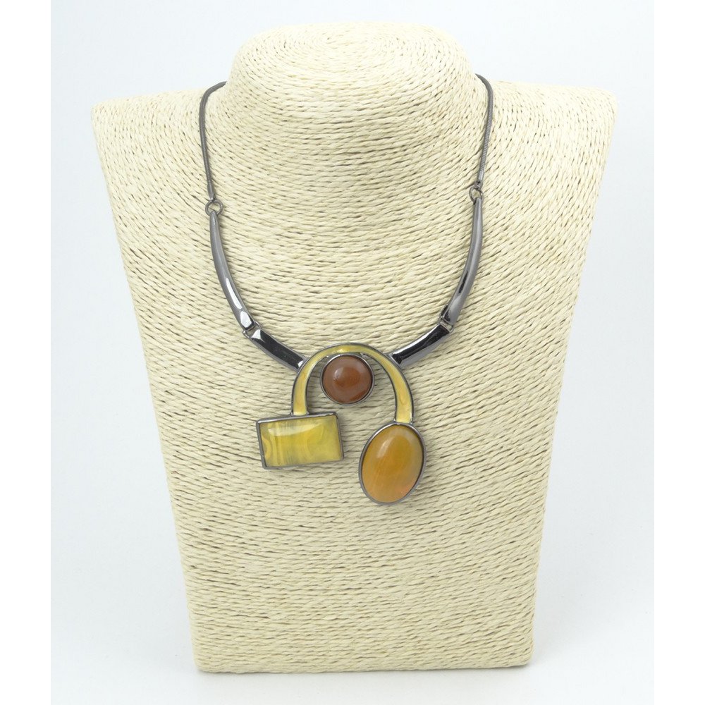 Metal fantasy necklace with hematite plating