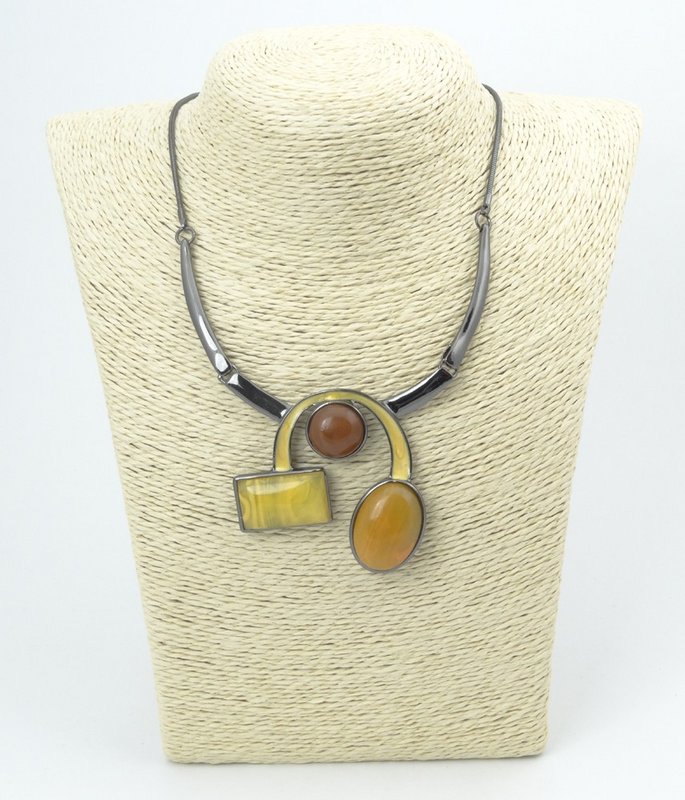 Metal fantasy necklace with hematite plating