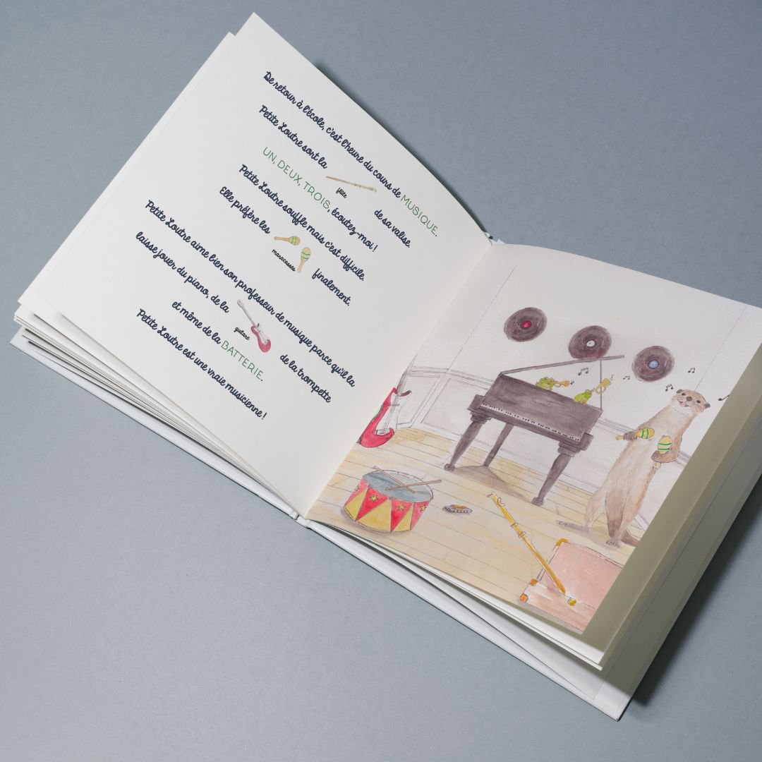 Livre éducatif interactif pour enfant cadeau d'anniversaire création sur mesure la valise de petite loutre