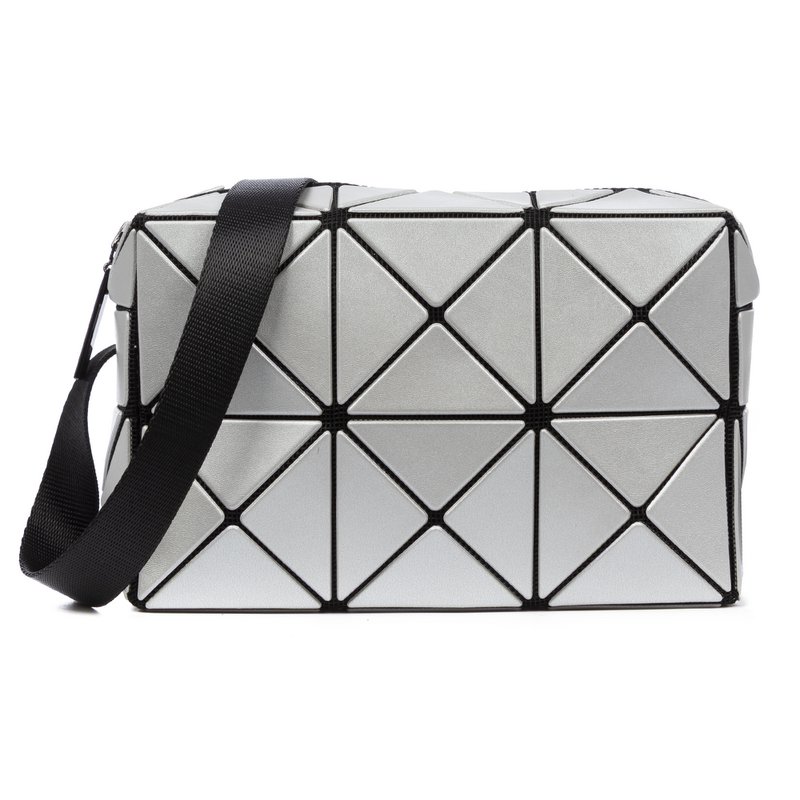 Iria Quintana ASO Crossbody Bag con diseño geométrico. 17.5x6x11.5 cm.