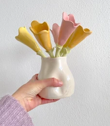 Ceramic Tulip – Handmade Decorative Flower Stem (14–16 cm)