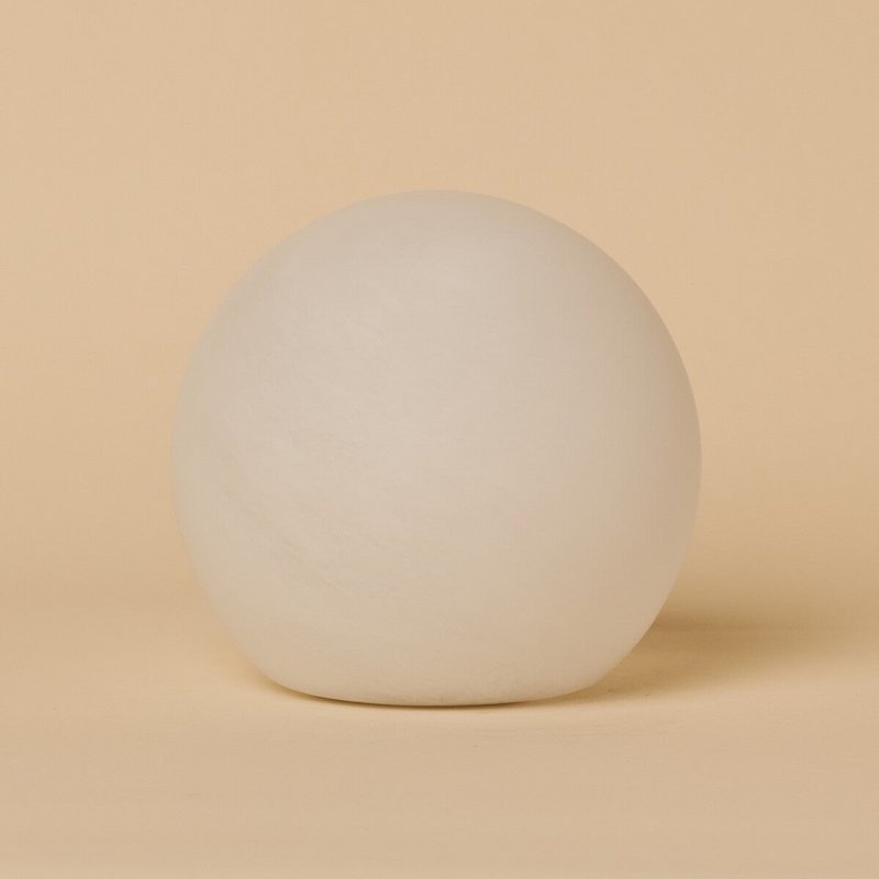 Nadine lysebrun genopladelig bordlampe