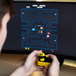 Pac-Man - tv plug & play - wireless controller