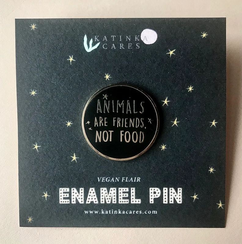 Vegan emaille Pin "Dieren zijn vrienden, geen voedsel".