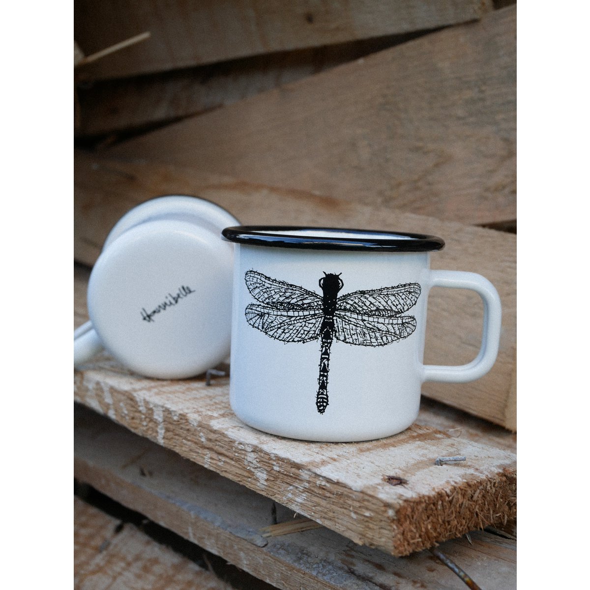 Taza esmaltada libélula