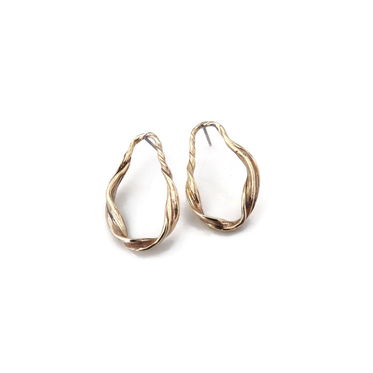 Aretes de bronce orgánico – Diseño escultórico