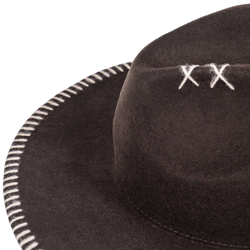CAPPELLO IN FELTRO A TENDA LARGA - uncinetto