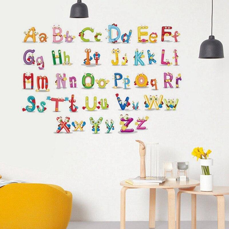 Kleurrijke en grappige stickers van alfabetletters