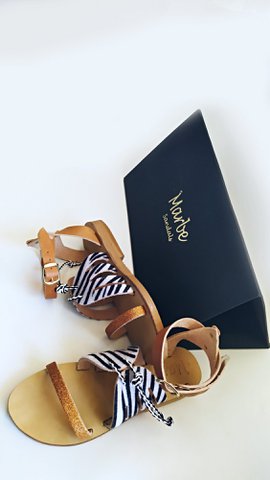 Handgefertigte Kindersandalen aus Leder : Leontia