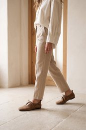 KATY LIGHT TAUPE – Flache Schuhe aus weichem Leder mit Schnürung vorne