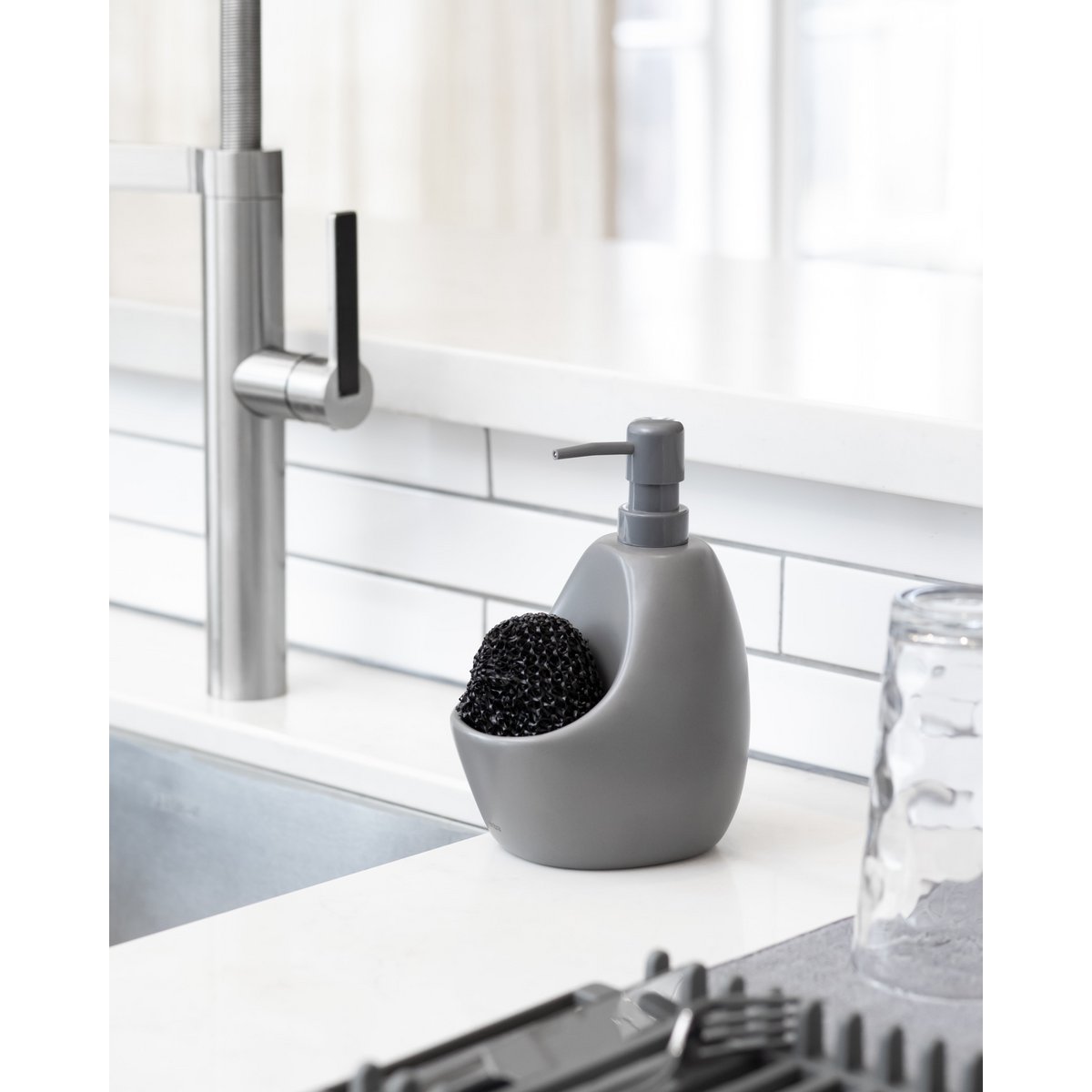 Joey Soap Pump & Scrubby