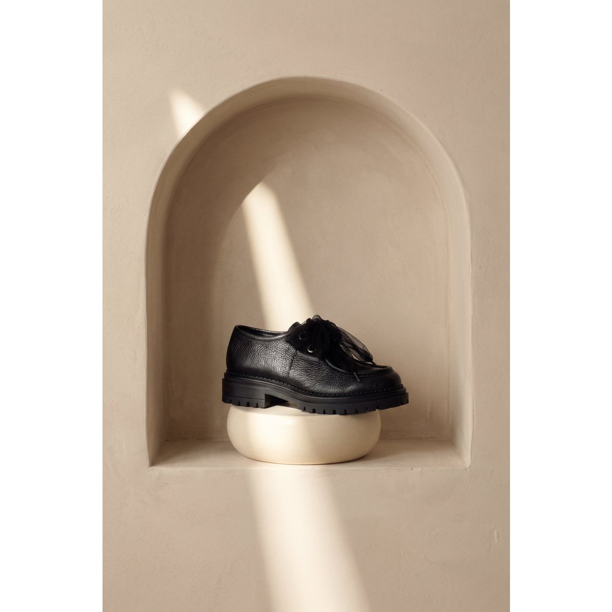 ODDA BLACK- Chaussures Wallabee à semelle épaisse avec lacets en tulle