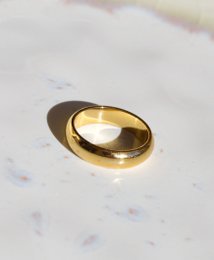 Sylvia - Einfaches konkaves Goldband