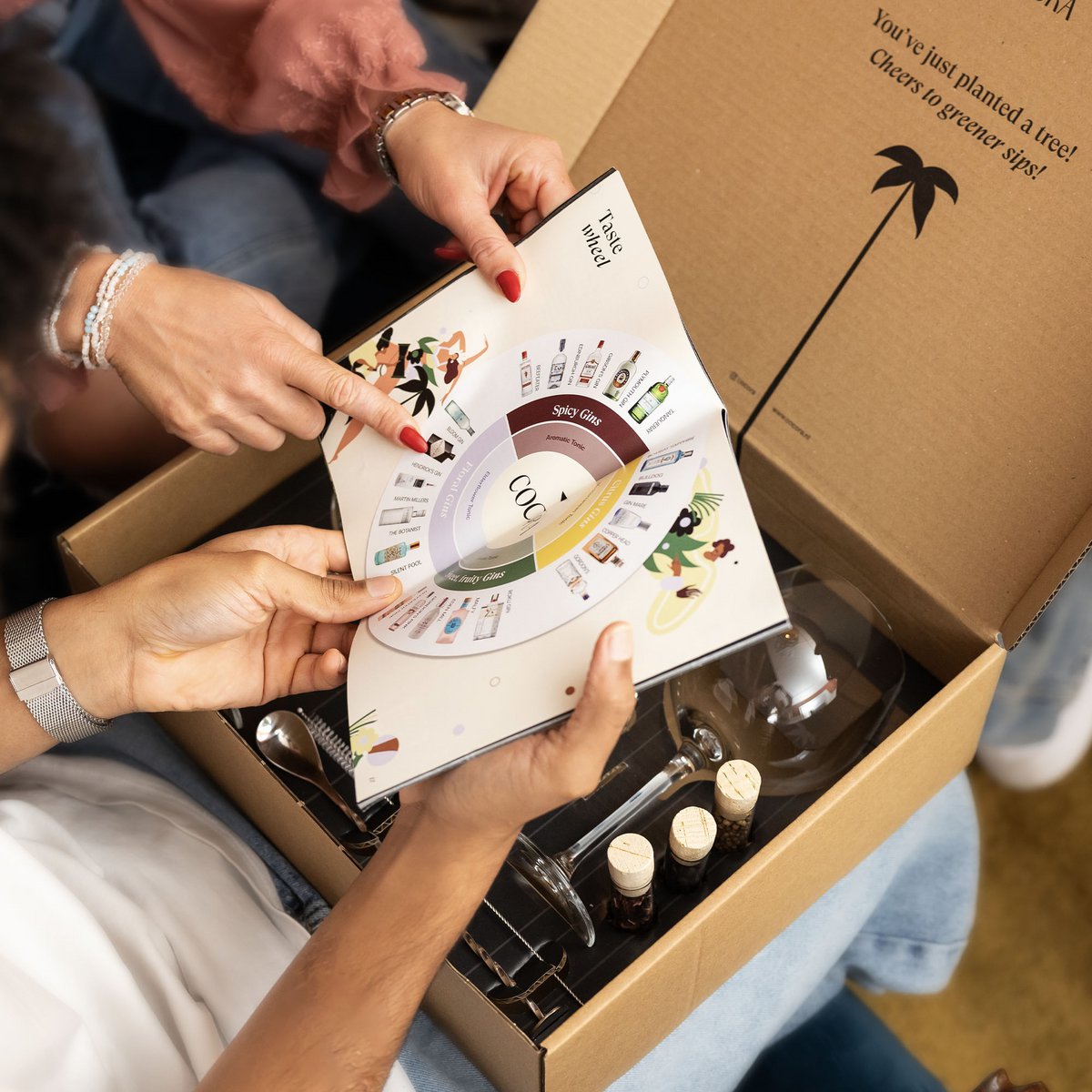 Cocora Gin Tonic Geschenkset – 12-teiliges Edelstahl-Cocktail-Set – Tritan®-Kristallglas – Cocktailbuch – Nachhaltig