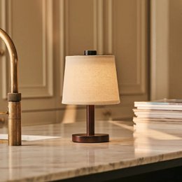 Rover dunkelbraune wiederaufladbare Holzlampe