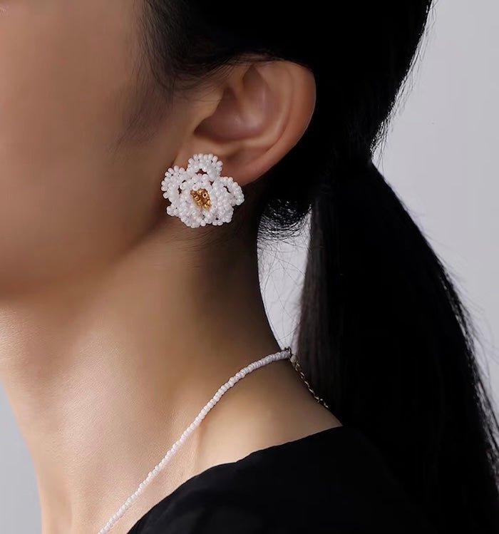 Handmade Daisy Beaded Necklace & Earrings Set