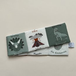Activity book the world of dinosaurs
