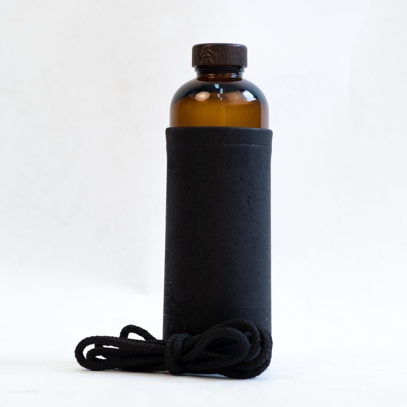 Water bottle - Black cover - 600ml