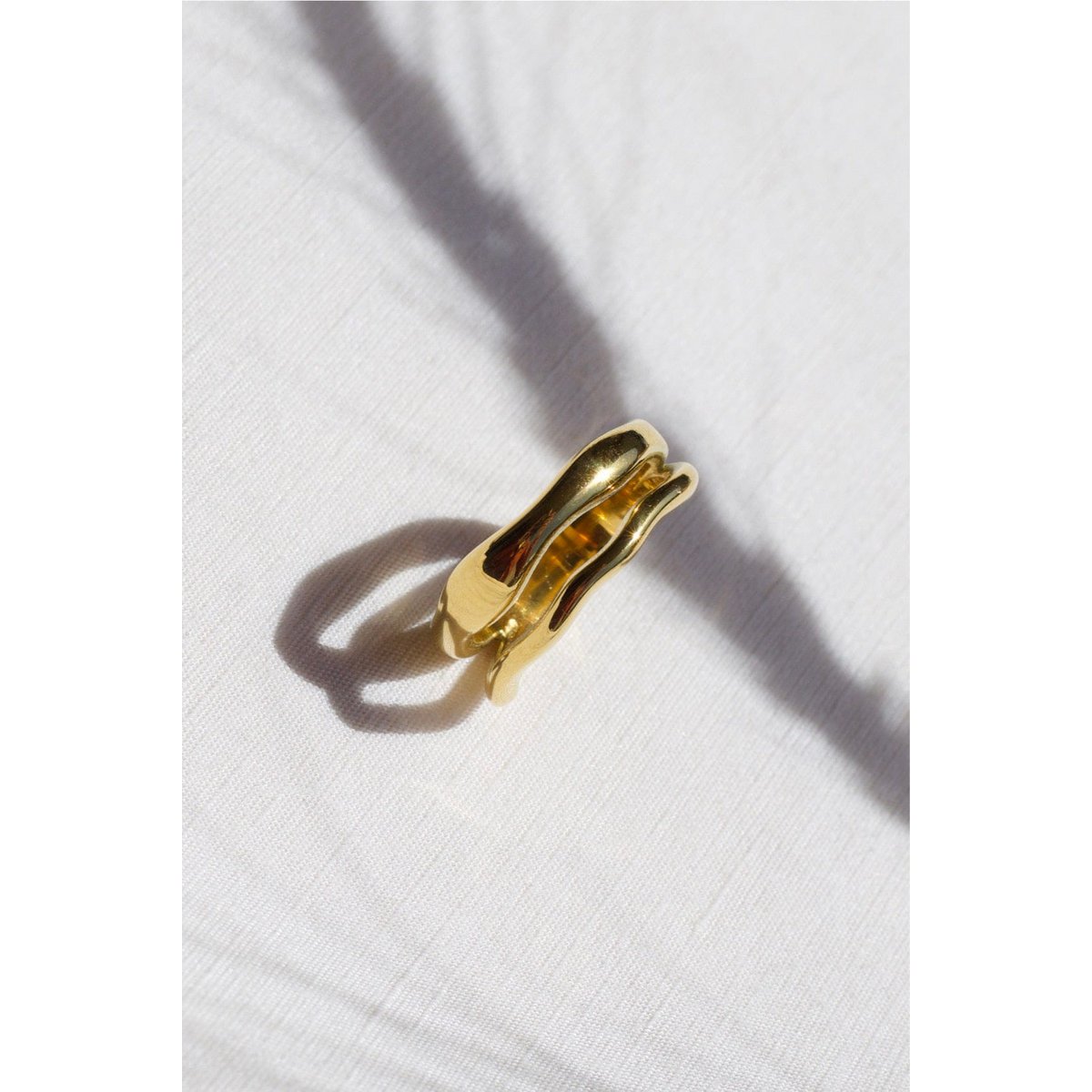 Shantina – Doppellagiger Wellen-Gold-Stapelring