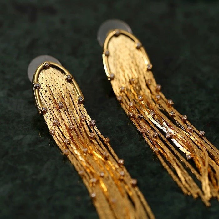 Pendientes largos con borlas brillantes