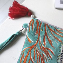 Koralle Seepferdchen-Clutch