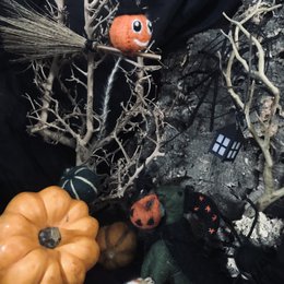 Ręcznie robiona wisząca filcowa latająca dynia Biodegradowalna dekoracja na Halloween