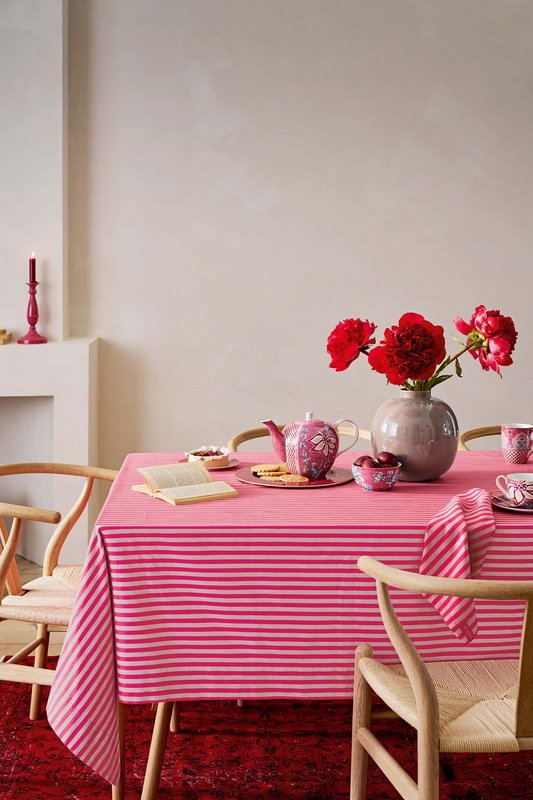 Table Cloth Stripes Pink