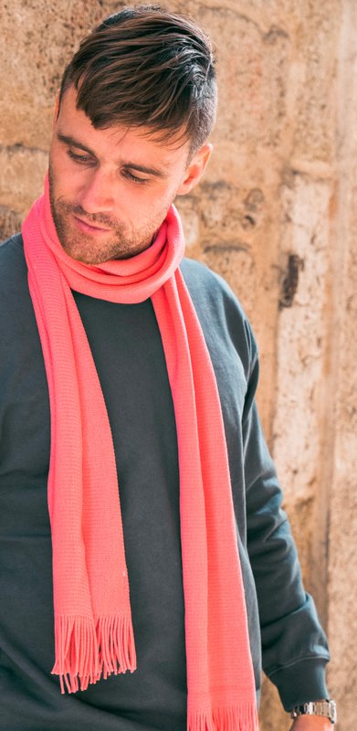Pink wool and acrylic scarf