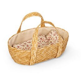 Wicker doll carrycot/moses basket with a soft, plush bedding set. Oval-shaped wicker basket with handles, suitable for dolls up to 35cm in size.