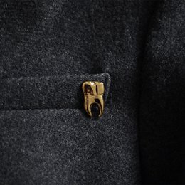 Golden Metal Pin "Tooth"