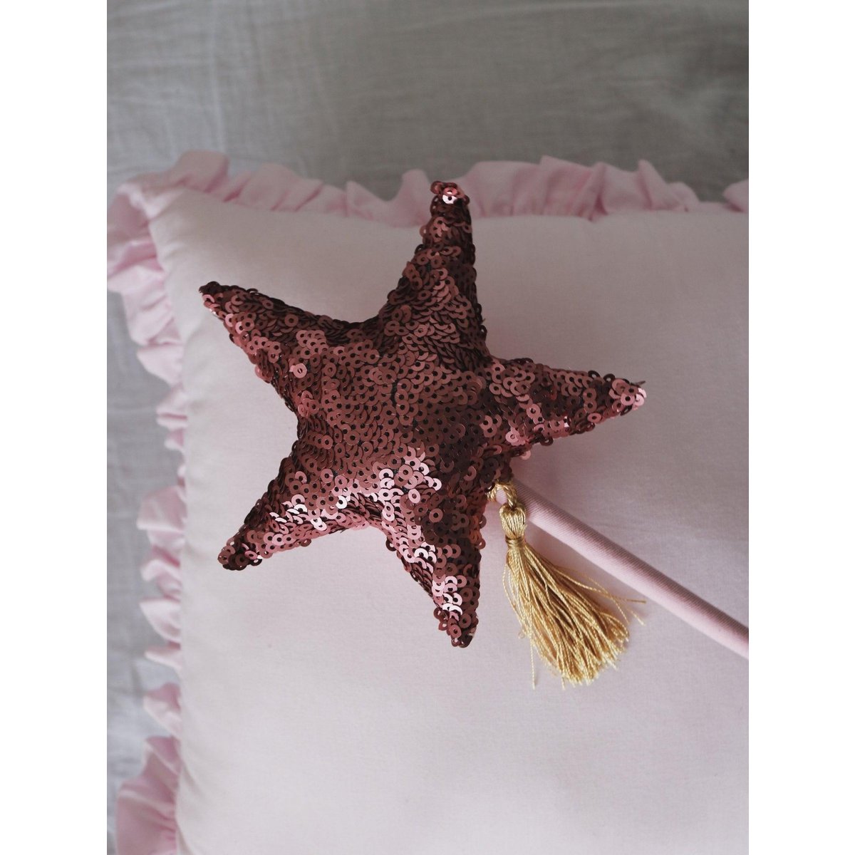“Pink Sequins” Wand
