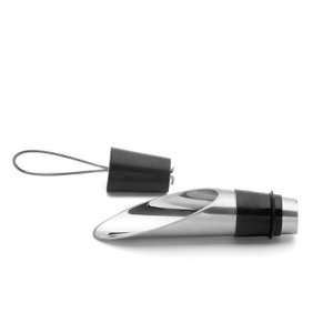 Wine pourer including stopper