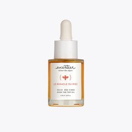 A plumping and radiance-boosting face oil with a blend of natural ingredients including rosehip seed oil, honey, and vitamin C.