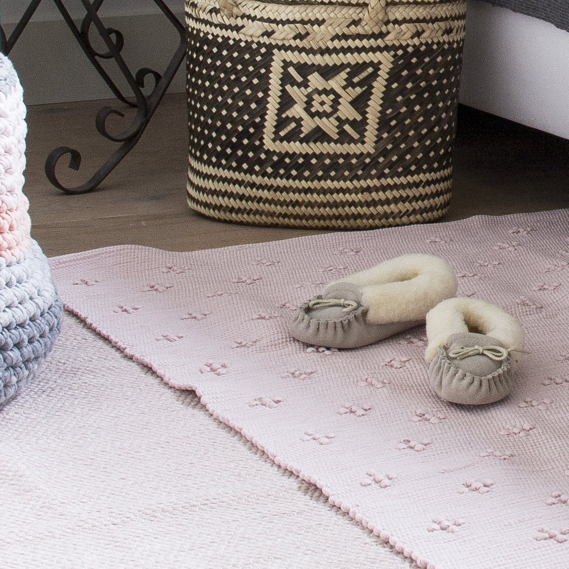 tapis en coton tissé rose poudré liz medium