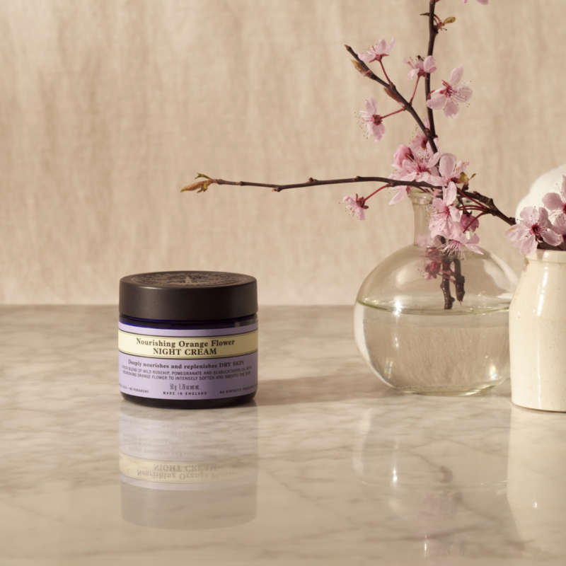 Neal's Yard Remedies - Odżywczy krem ​​na noc z kwiatami pomarańczy - 50 gr