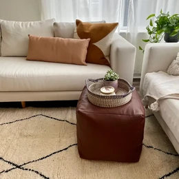 Quadratischer Lederpouf, marokkanischer Pouf