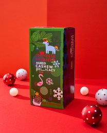 Weihnachts-Verkostungsbox mit verschiedenen Käsesorten der Königin