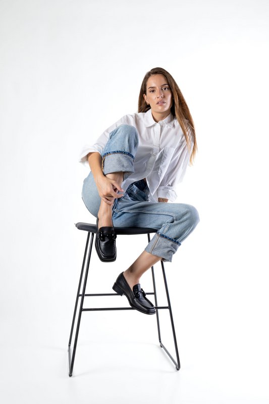 ZOE PATENT BLACK – Loafer met vierkante neus en paardenbitafwerking