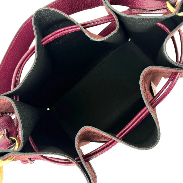 Bolso Bucket Piel de Serraje con Compartimento Frontal 58037