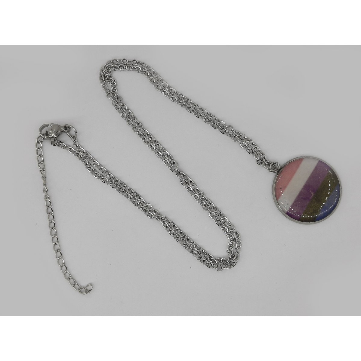 %231187 collier de fierté fluide de genre