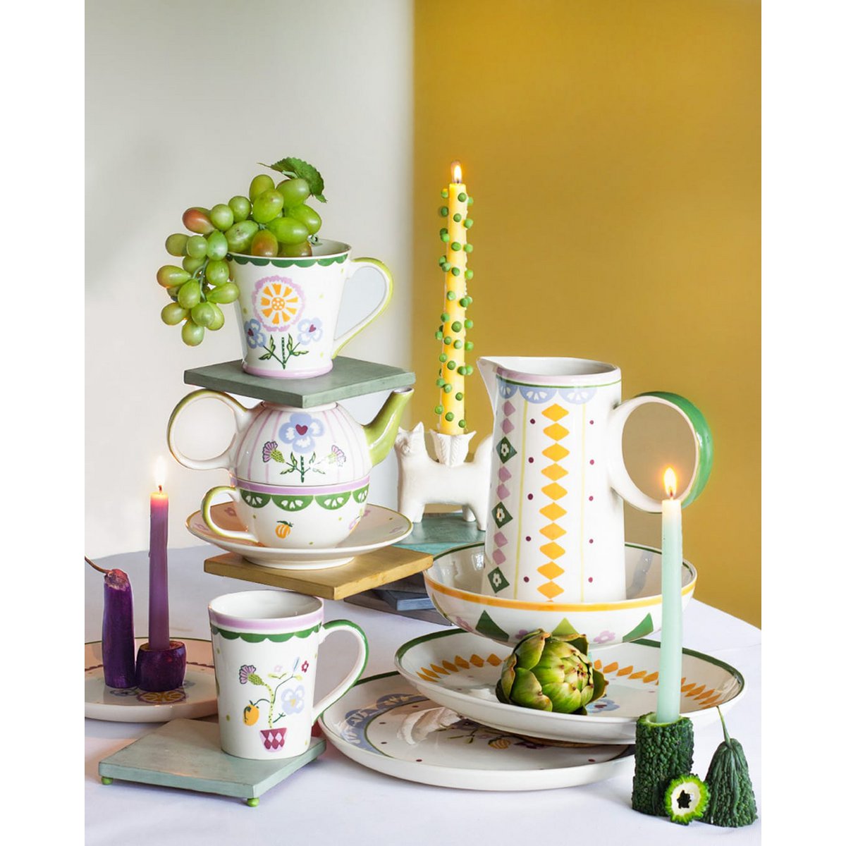 Tasse en céramique peinte à la main avec infuseur et couvercle - Motif floral, 385 ml