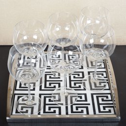 BLACK AND WHITE RECTANGULAR TRAY 30X30X6CM