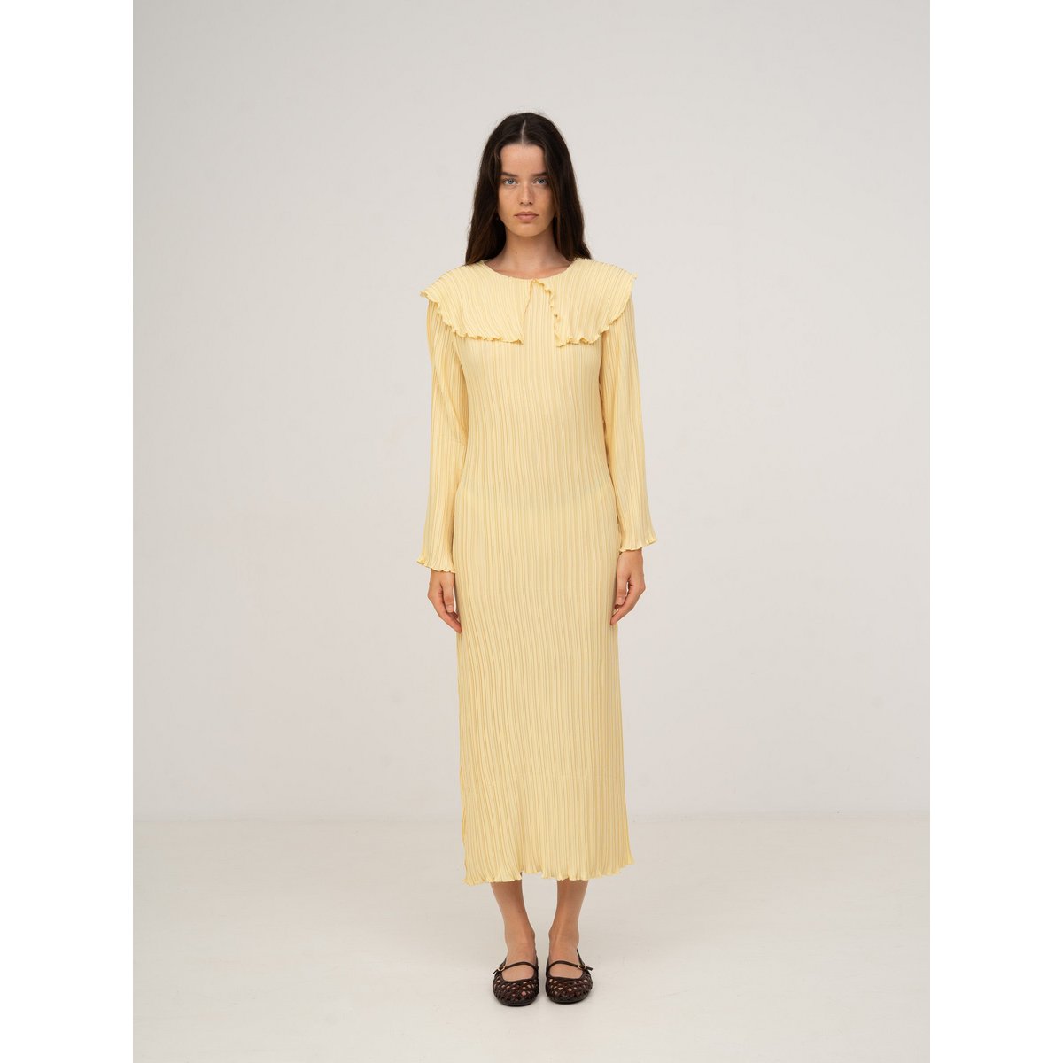 Langes gelbes Faltenkleid von Beurre