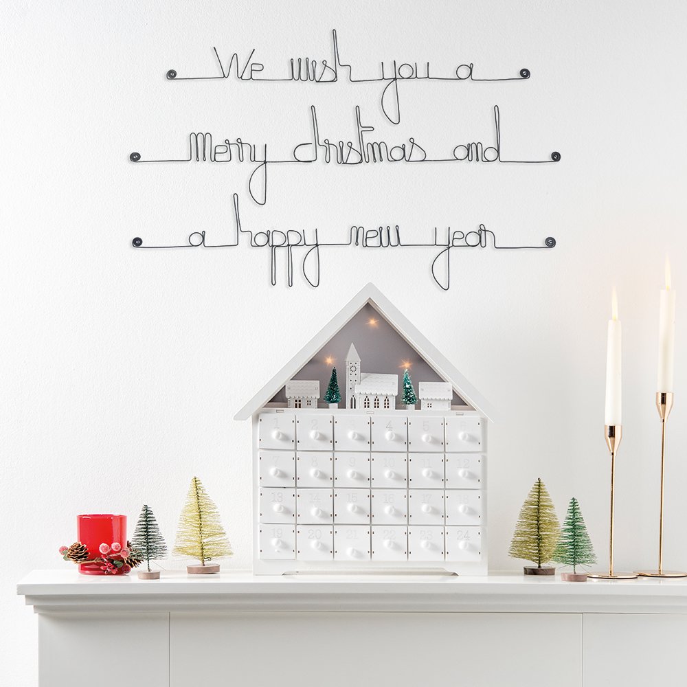 Metall-Weihnachtsdekoration – Wandzitat „Merry Christmas“.