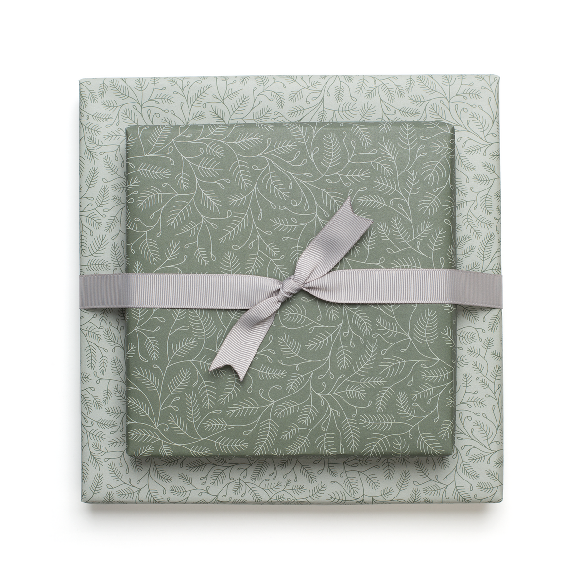 Duurzaam kerstcadeaupapier groen, inpakpapier dennentakken in mint en groen - dubbelzijdig inpakpapier gemaakt van 100% gerecycled papier