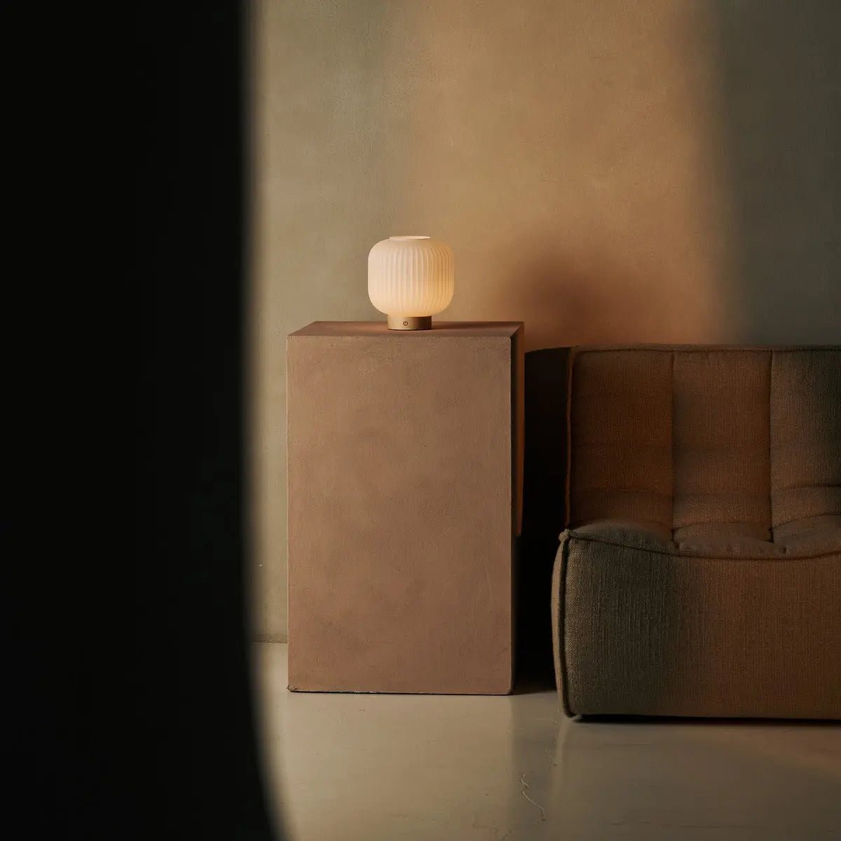 Lampe rechargeable unique Lyla marron clair