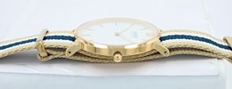 Montre pour femme Moderno Milano en acier inoxydable 36,5 mm, verre saphir et bracelet NATO en nylon (bleu-beige-blanc), couleur or