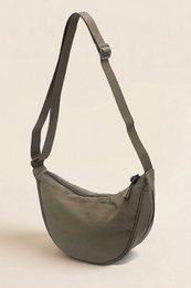 Bolso media luna con bandolera de nailon