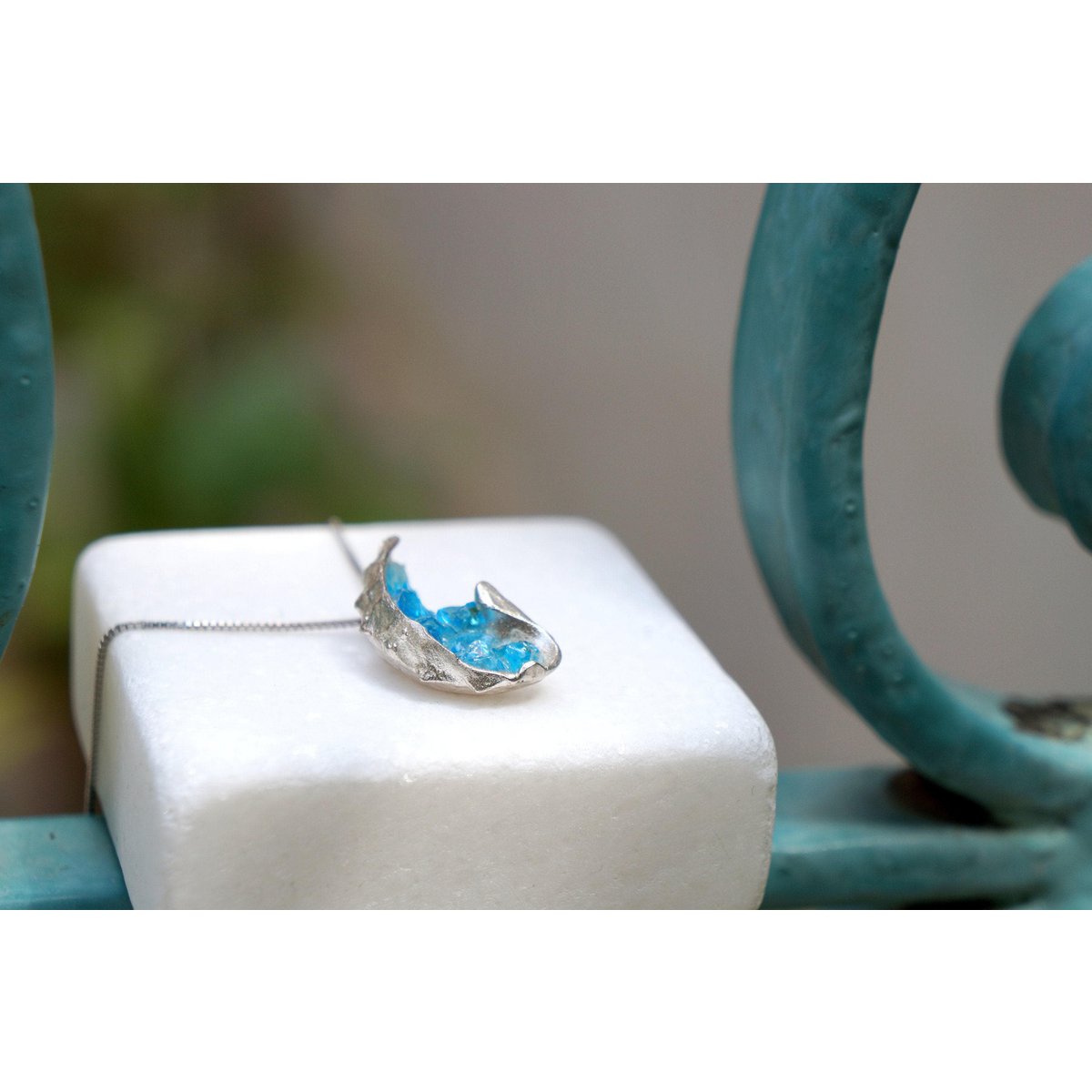 Sea Shell Necklace: Blue Murano Glass - Gold Plated Sterling Silver