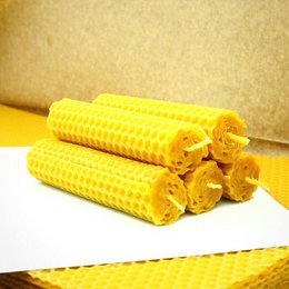 Pack of 5 natural beeswax candles, available in 3 sizes: 10x2 cm, 20x2 cm, and 20x3 cm. The candles are made from 100% pure beeswax, providing a natural, eco-friendly, and long-lasting light source.